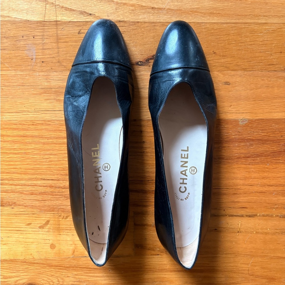 CHANEL Black Leather Flats